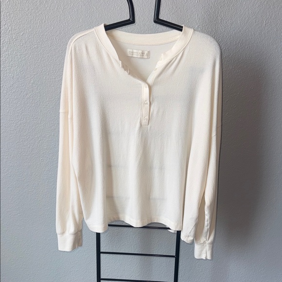 Abercrombie & Fitch Other - Abercrombie & Fitch Women’s  Cream Lounge Top